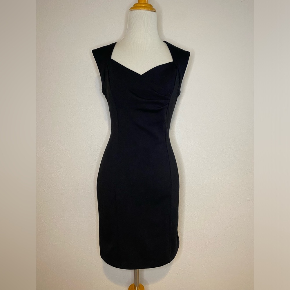 Forever 21 Black Cap Sleeve Dress Size Medium